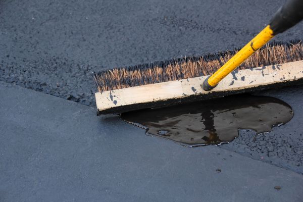 Driveway Asphalt Sealing in Englewood